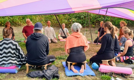 meditation kursus mindfulness samsø ferie familie aktiv retreat